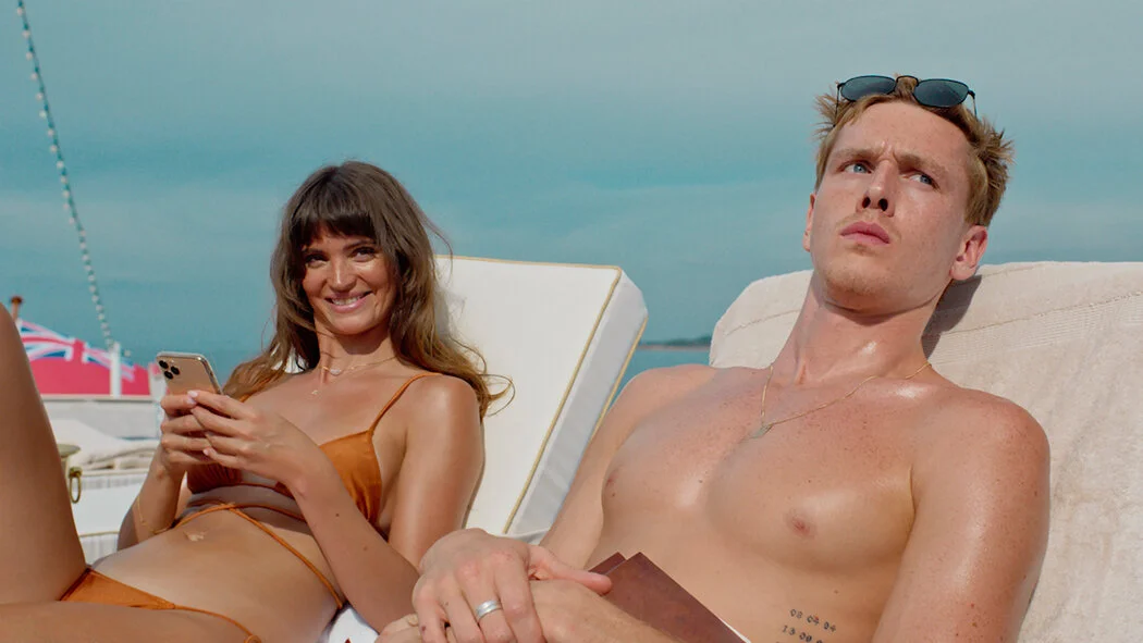 Liūdesio trikampis filmas