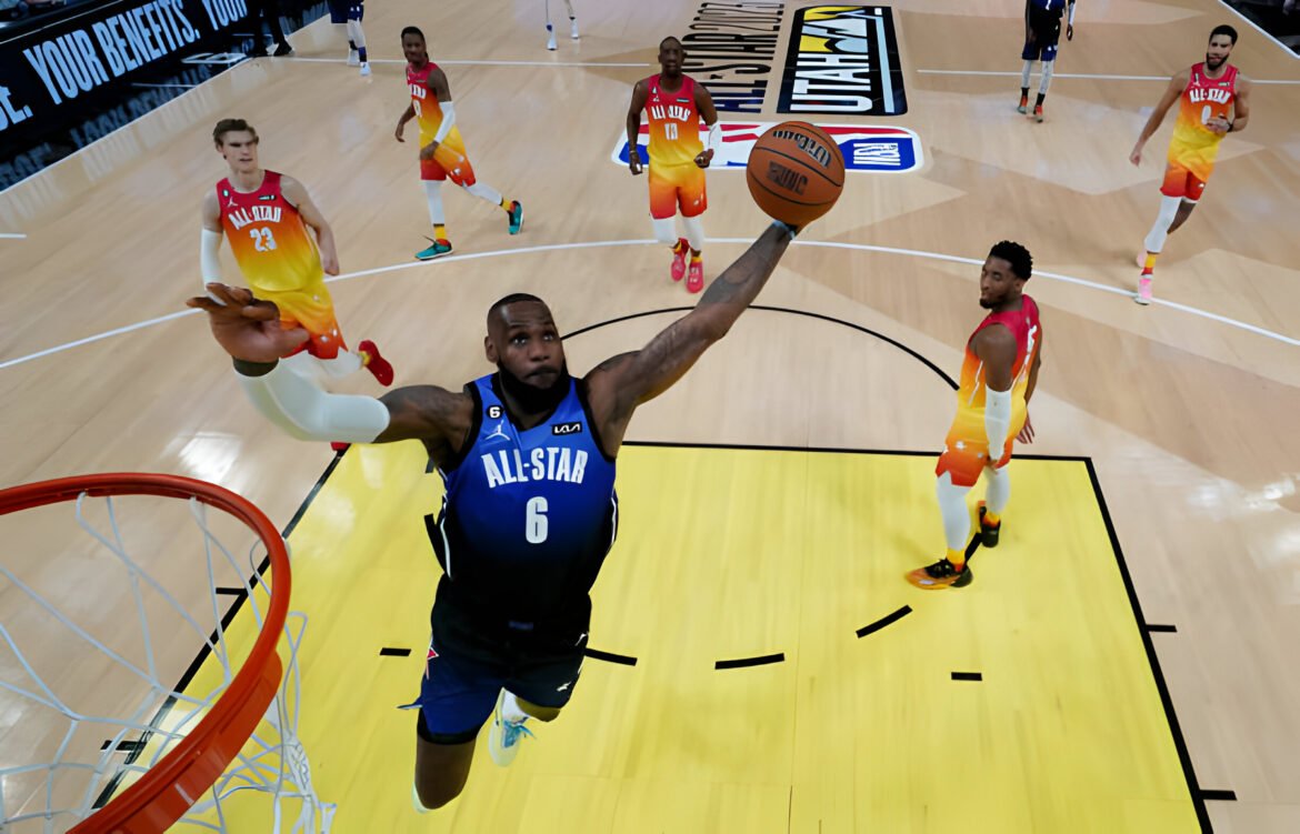 „Laker for Life“: LeBronas Jamesas kartu su LA komanda atskleidžia norus išeiti į pensiją