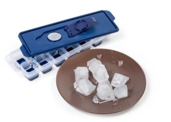 Kaip greitai ir lengvai išimti ledo kubelius iš formelės kiekvieną kartą