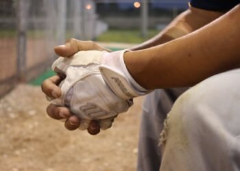 4 patarimai, kaip prižiūrėti beisbolo pirštines