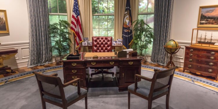 Kodėl Ovalusis kabinetas yra ovalo formos: tikroji priežastis