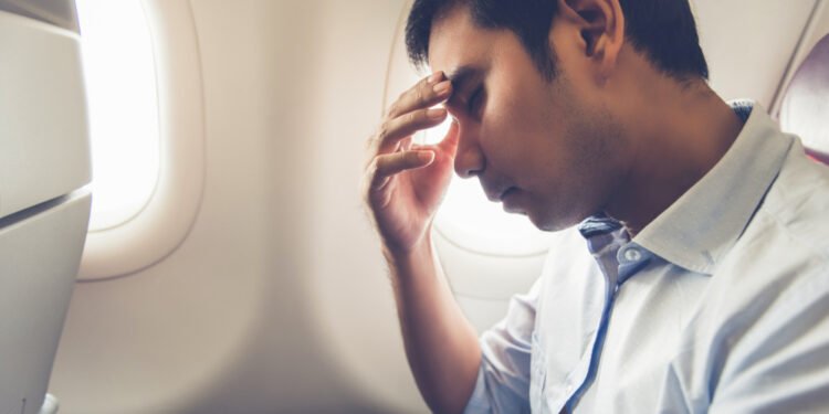 Kodėl nereikėtų miegoti, kai lėktuvas kyla arba leidžiasi