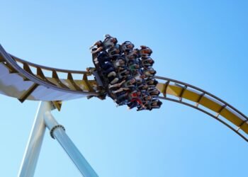 Tai ilgiausias, aukščiausias ir greičiausias „Dive“ tipo amerikietiškas kalnelius pasaulyje