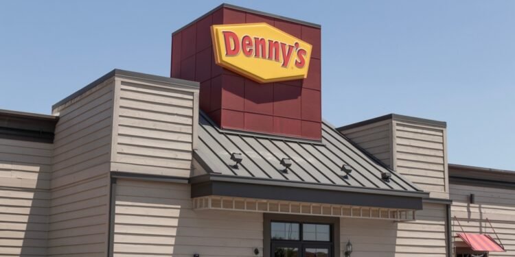 Pirmasis „Denny’s“ pavadinimas atidarymo metu