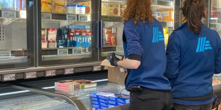 Tikroji priežastis, kodėl ALDI prašo susimokėti už pirkinių vežimėlį