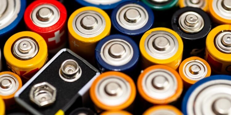 Kodėl verčiau nepirkti baterijų iš pigių prekių parduotuvės