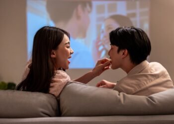 Ar atpažinsi 20 šio paveikslėlio romantiškų filmų?