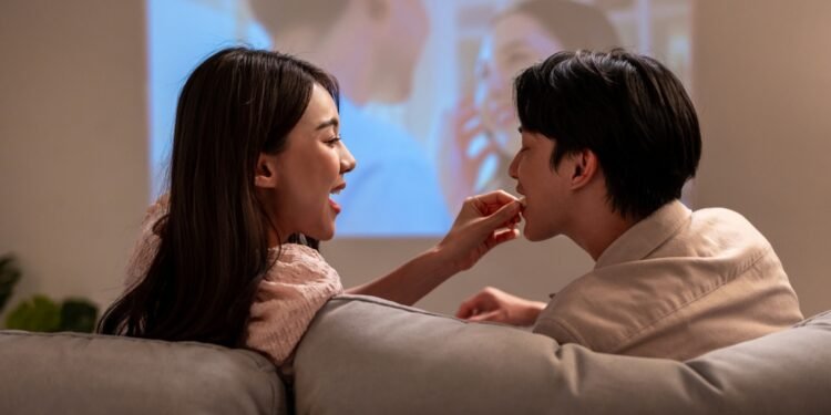 Ar atpažinsi 20 šio paveikslėlio romantiškų filmų?