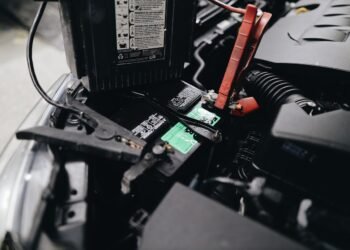 5 naudingi patarimai, kaip prižiūrėti automobilio akumuliatorių