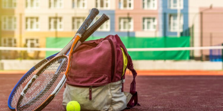 Kodėl rankiniame bagaže visada verta turėti teniso kamuoliuką