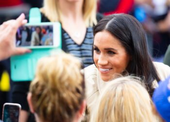 Subtilus skirtumas, kurio nepastebėjote Meghan Markle ir Kate Middleton nuotraukose