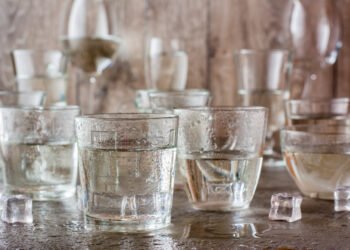 Išgeriant tiek stiklinių vandens, per dieną per savaitę sudeginama 490 kalorijų