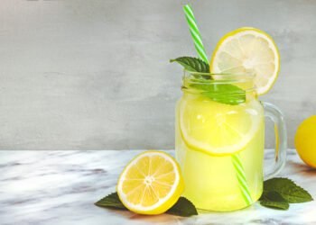 Štai kodėl gėrimai iš stiklinio butelio skanesni