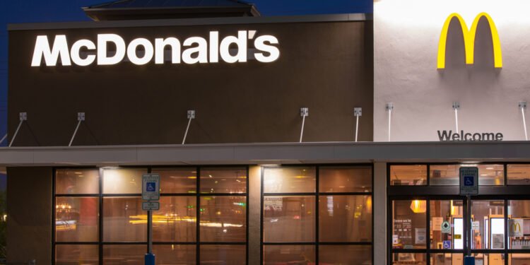 Štai, kiek toliausiai žemyninėje JAV galite nutolti nuo „McDonald’s“ restorano