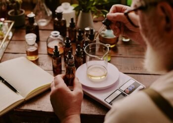 Tikrasis skirtumas tarp pigių ir prabangių kvepalų