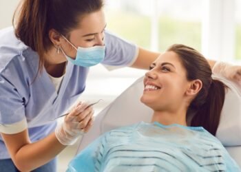 Šio Šiaurės Karolinos miestelio gyventojams dantų priežiūra buvo per brangi – savanoriai susivienijo ir suteikė ją nemokamai