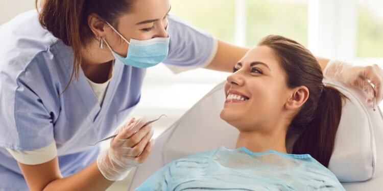 Šio Šiaurės Karolinos miestelio gyventojams dantų priežiūra buvo per brangi – savanoriai susivienijo ir suteikė ją nemokamai