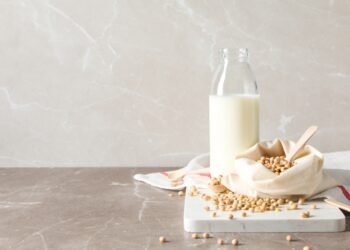 Štai kodėl kanadiečiai pieną pila iš maišelių