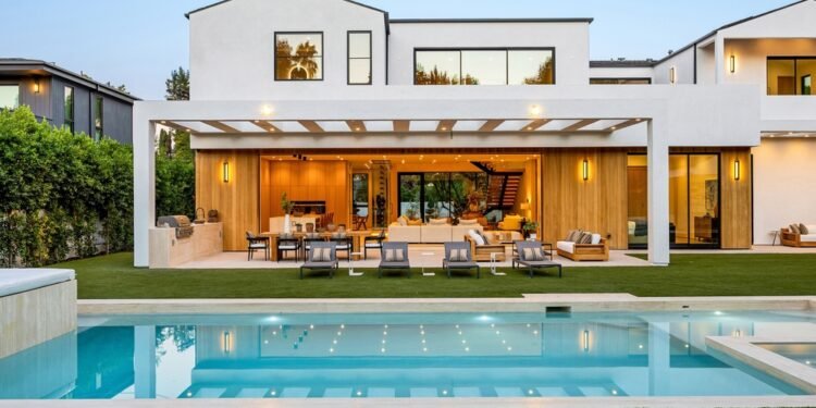 Parduodama vila, kurioje filmuota su princu Harry ir Meghan Markle – štai ką apie ją žinome