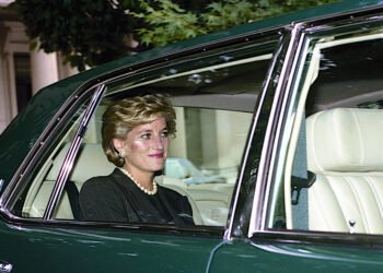 Kodėl princesės Dianos vardas buvo uždraustas paminėti bažnyčios pamaldose rytą po jos automobilio avarijos