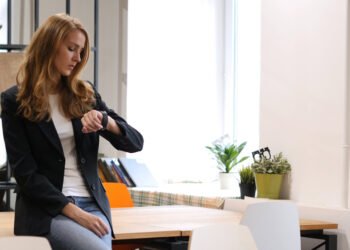 Mokslininkai pagaliau paaiškino, kodėl žiūrėdami į laikrodį matome, kad laikas tarsi sulėtėja