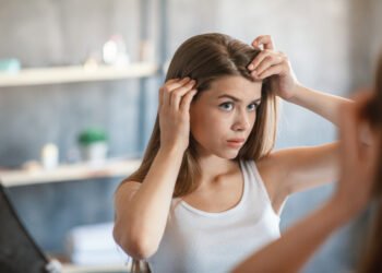 Kaip atskirti utėles nuo pleiskanų