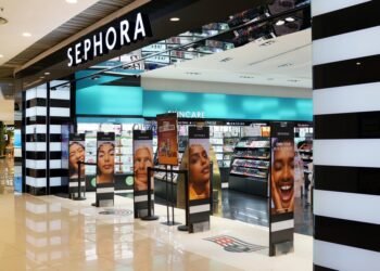 Štai kaip gauti nemokamų kvepalų „Sephora“ parduotuvėje