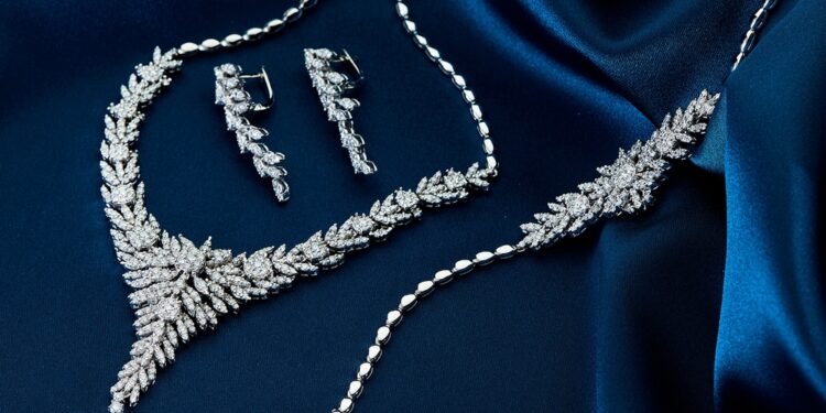 Meghan Markle vėrinio įvaizdis už prieinamą kainą