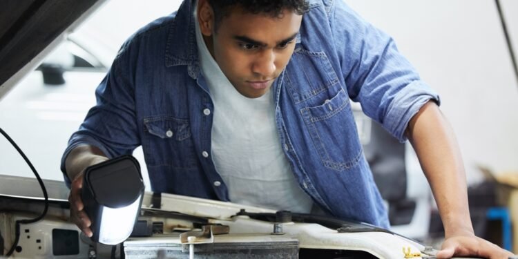 Kodėl negalima ignoruoti įsižiebusio variklio patikros įspėjimo