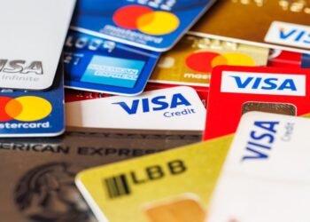 Štai kodėl visos kredito kortelės yra vienodo dydžio