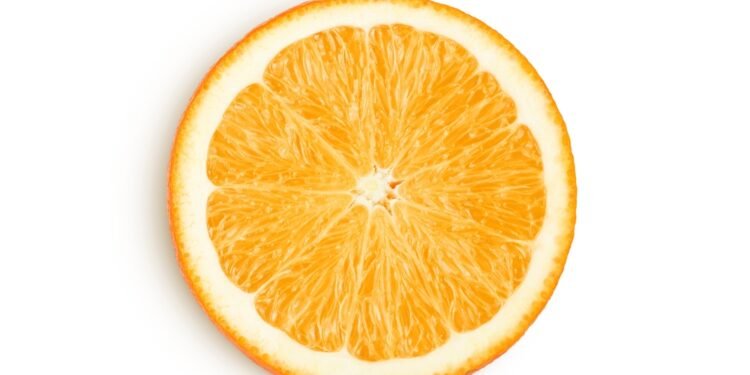 Pagaliau išsiaiškinome: kas atsirado pirmiau – oranžinė spalva ar apelsinas?