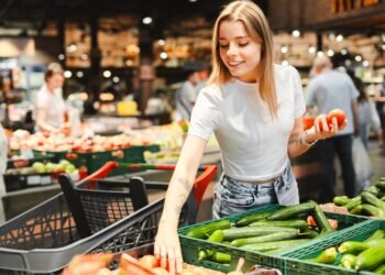 Šios 4 maisto prekių parduotuvėse brangiausiai antkainiuojamos prekės