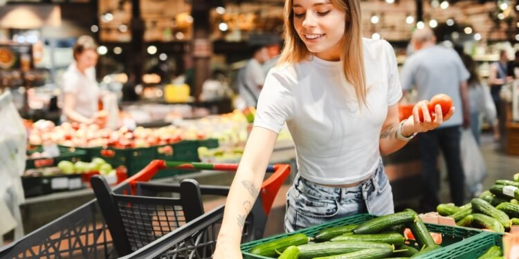 Šios 4 maisto prekių parduotuvėse brangiausiai antkainiuojamos prekės