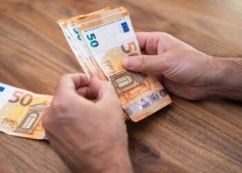 Ar ryžtumėtės palikti šešiaženklį atlyginimą, kad padėtumėte benamiams? Ši 27-erių mergina tai padarė.