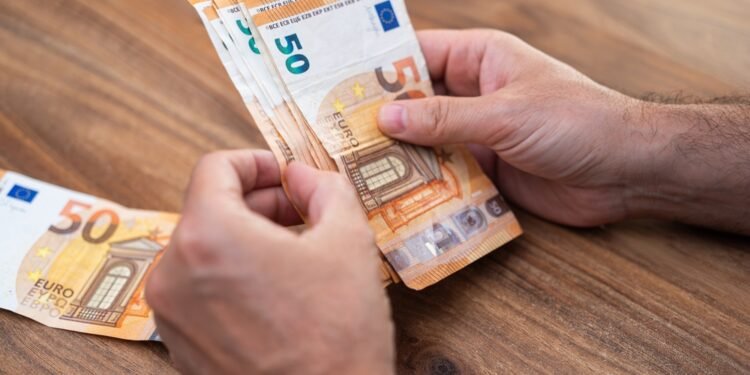 Ar ryžtumėtės palikti šešiaženklį atlyginimą, kad padėtumėte benamiams? Ši 27-erių mergina tai padarė.