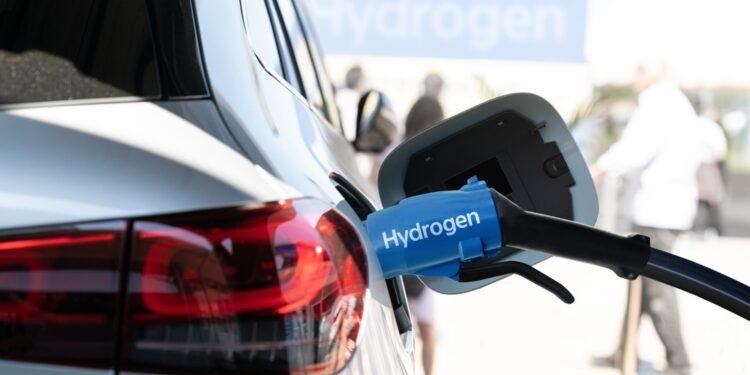 Tikroji skirtis tarp firminių ir nefirminių degalų