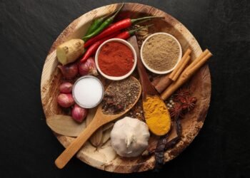 Ar prieskoniai turi galiojimo laiką? Sužinokite, kiek iš tikrųjų išsilaiko padažai ir prieskoniai