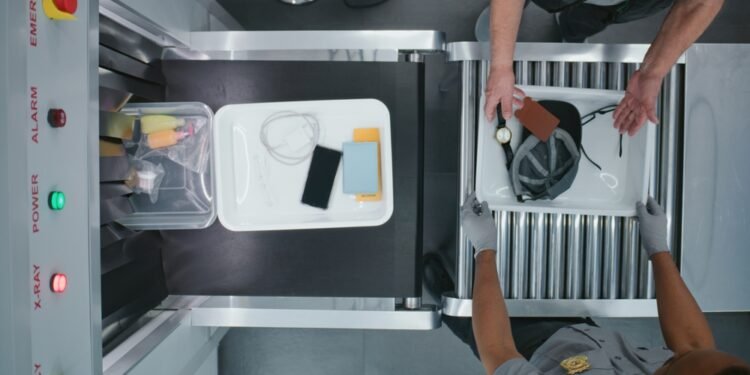 Šiuose oro uostuose galėsite iš anksto rezervuoti vietą saugumo patikroje