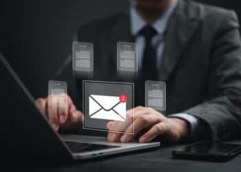 Štai kas nutinka atsakius į brukalus