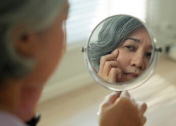 Štai ką gali reikšti raudona dėmelė akyje