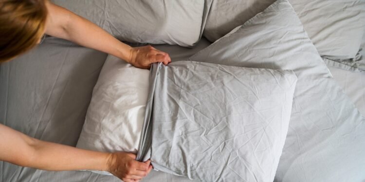 Štai kas nutinka, jei neplaunate pagalvės užvalkalo – vaizdas tikrai nemalonus