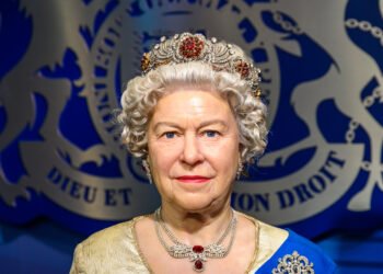 Tikroji priežastis, kodėl karalienė Elžbieta II visada vilkėjo ryškius drabužius