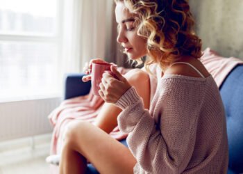 „The Pioneer Woman“ pristatė rudens drabužių kolekciją: jaukūs megztiniai ir tamprės