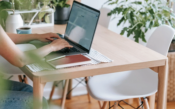 Darbo rinka regionuose arba kodėl lietuviai vis dažniau renkasi gyvenimą užmiestyje