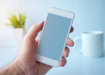 Kaip atlaisvinti vietos „Android“ telefone