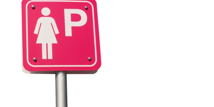 Štai ką reiškia, jei pamatai rausvą kelio ženklą