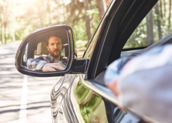 Ar jūsų automobilis jus seka?