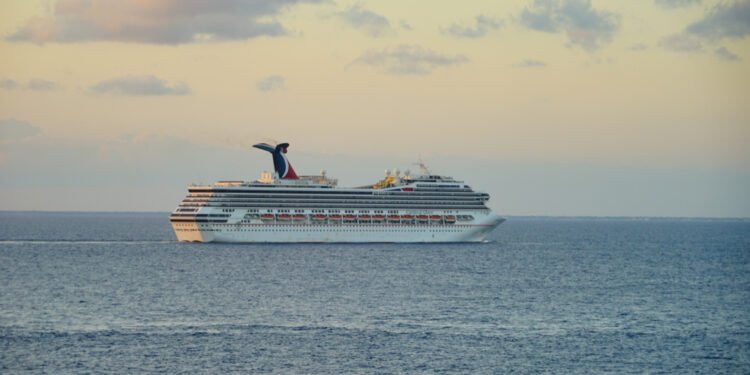 Carnival Cruise Line – pirmoji kruizų bendrovė, uždraudusi šį prieštaringai vertinamą daiktą visuose reisuose