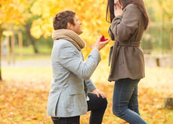 Ant kurio kelio priklaupi pasipiršdamas ir kodėl?