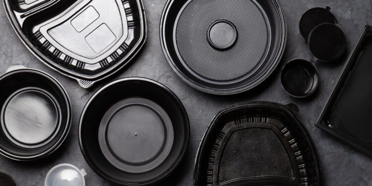 Naujas tyrimas: kodėl reikia nedelsiant atsisakyti juodų išsinešimo indelių